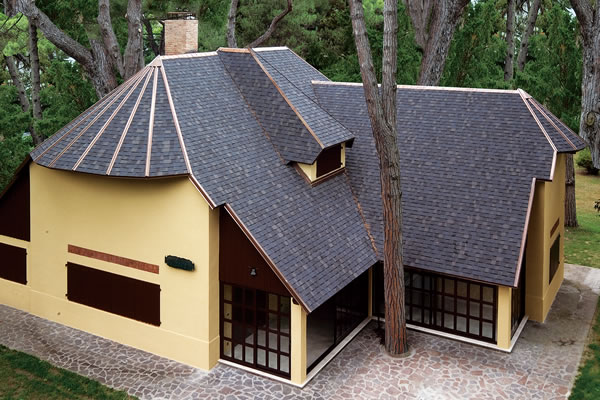 丸鹿窯業の屋根材 シングルライン マスター 軽井沢リフォームブログ