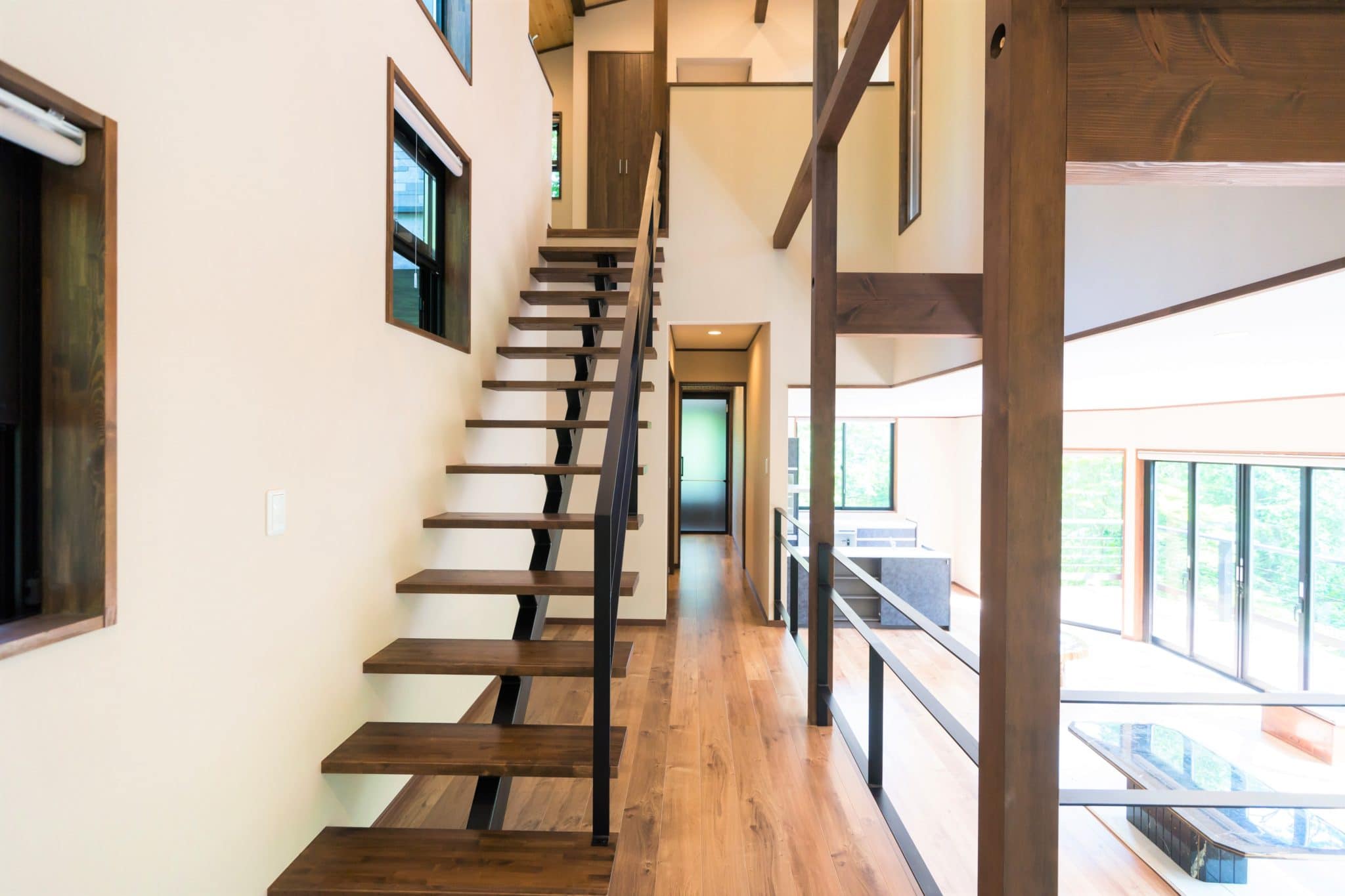空間をつなぐ 階段 各パーツの名称や種類をご存じですか 軽井沢の別荘建築 リフォーム リノベーション ベストプランニング 北佐久郡軽井沢町