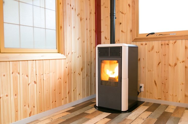 デザイン性もコストパフォーマンスも◎イタリア製ペレットストーブ
